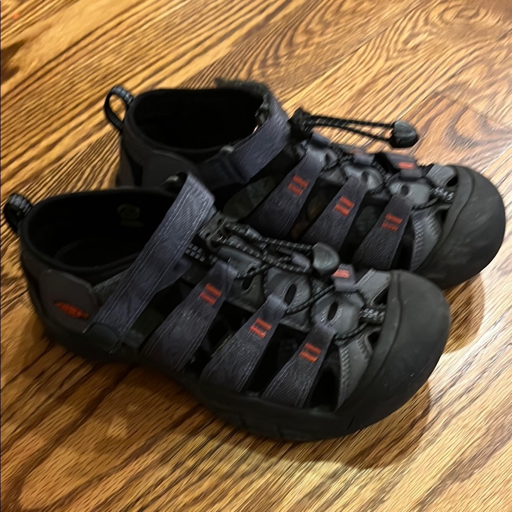 Keen Black and Red Outdoor Sandals with Closed-Toe Design